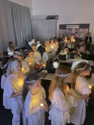 Luciafeiring med 4. trinn